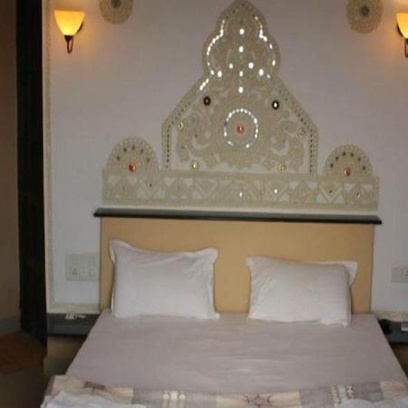 Toran Resort Bhuj Eksteriør billede